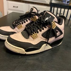 Worn a few times. Size 7.5